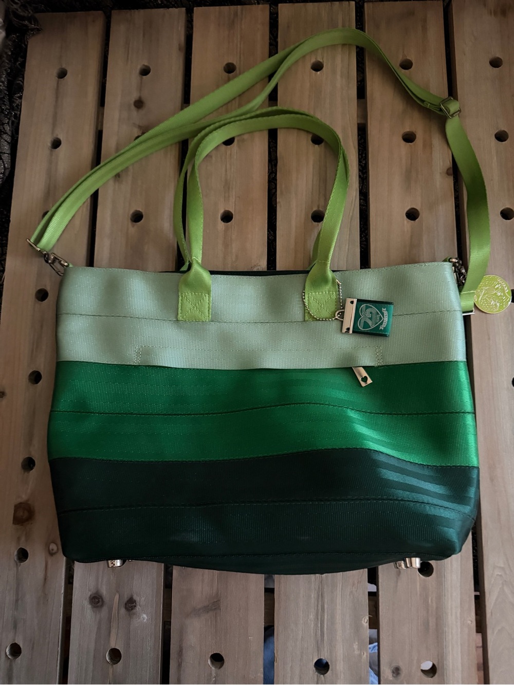 Harvey’s mixed greens tote bag purse excellent condition